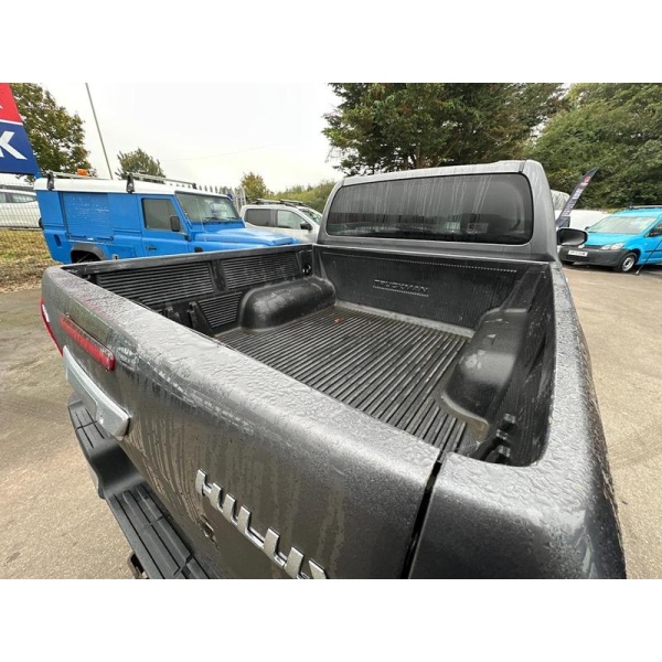 Toyota Hilux - D-4D Invincible Pickup 2.4 Manual Diesel