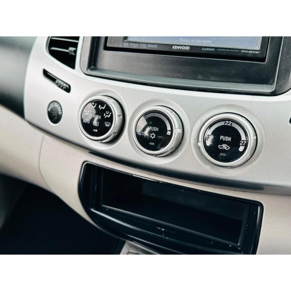 Mitsubishi L200 - 2.5 DI-D Barbarian 4WD Euro 5 4dr (LB)