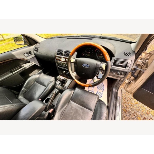Ford Mondeo - 2.0 TDCi Ghia X 5dr