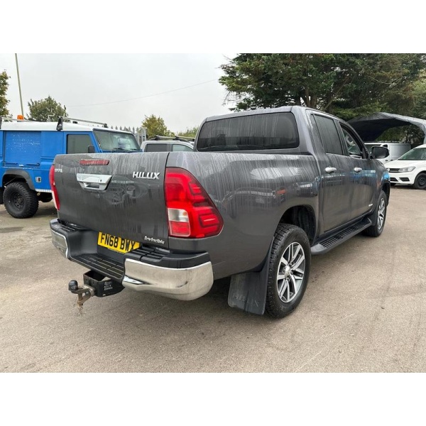 Toyota Hilux - D-4D Invincible Pickup 2.4 Manual Diesel