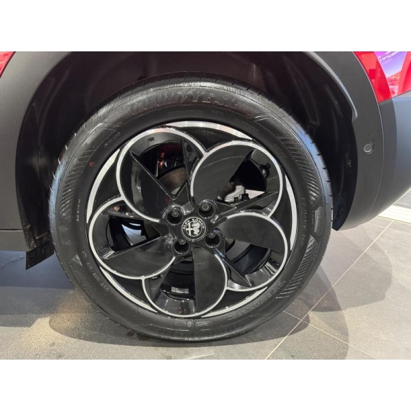 Alfa Romeo Junior - 54kWh Elettrica Speciale Auto 5dr