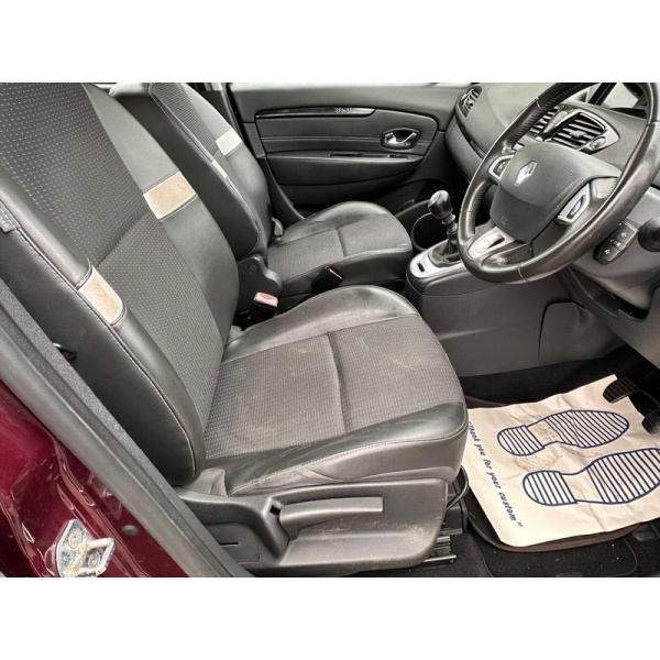 Renault Scenic - 1.5 dCi Dynamique TomTom Euro 5 (s/s) 5dr