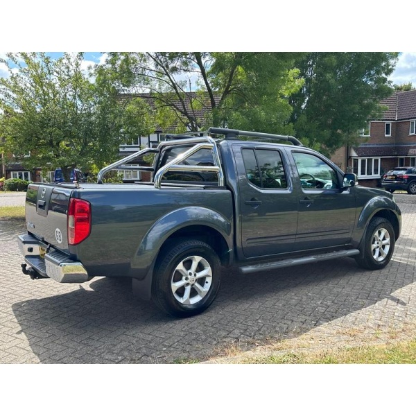Nissan Navara - 2.5 dCi Tekna Auto 4WD Euro 5 4dr