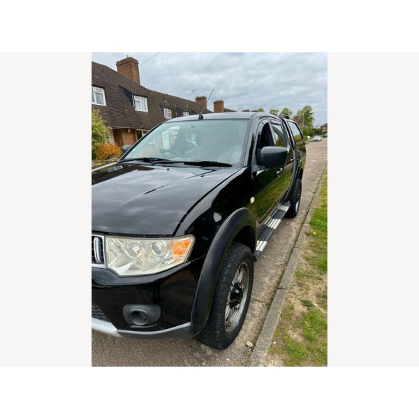 Mitsubishi L200 - 2.5 DI-D Barbarian Pickup Double Cab 4dr Diesel Manual 4WD Euro 5 (LB) (175 ps)
