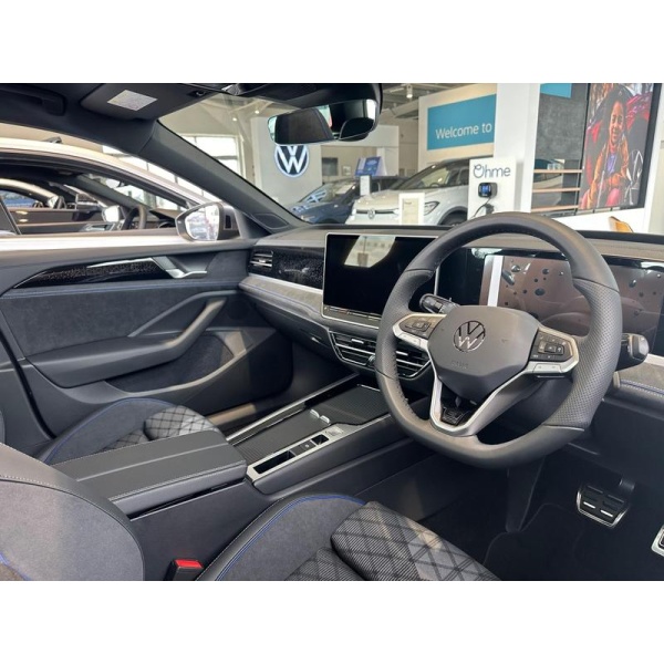 Volkswagen Passat - 1.5 eTSI MHEV R-Line DSG Euro 6 (s/s) 5dr