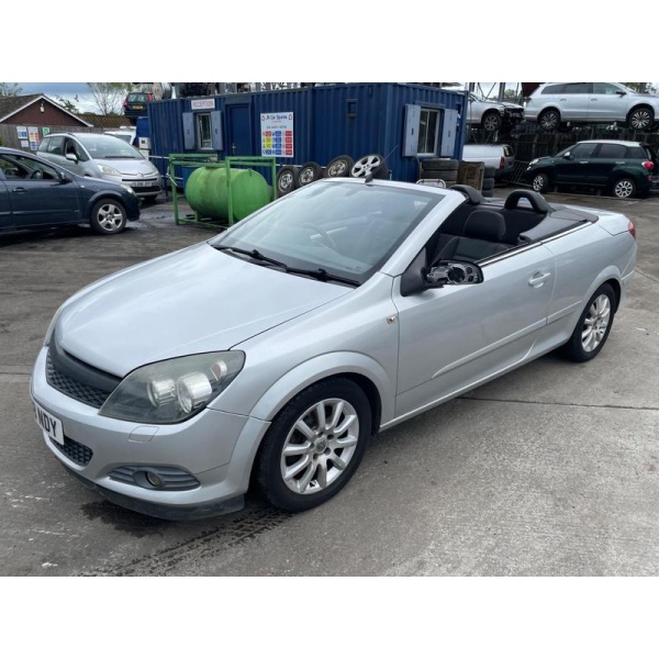 Vauxhall Astra - 1.8i Sport Twin Top 2dr