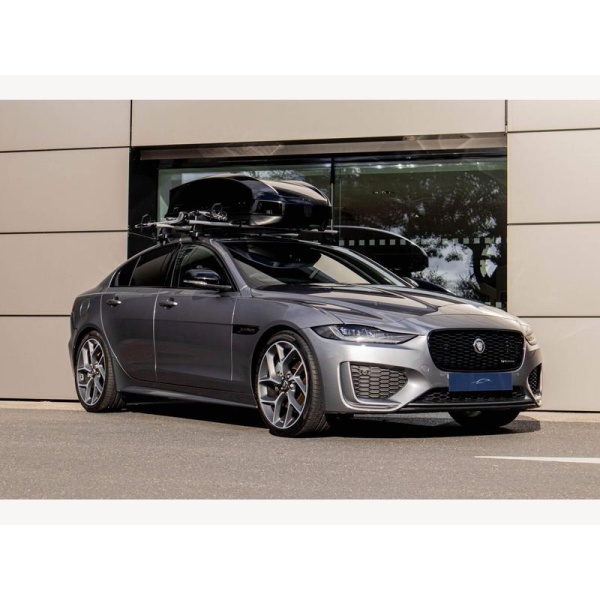 Jaguar XE - 2.0 D200 MHEV R-Dynamic SE Black Auto Euro 6 (s/s) 4dr