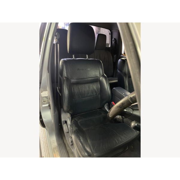 Toyota Hilux - 2.5 Invincible 4dr