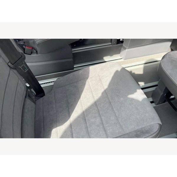 Volkswagen Multivan - 1.4 TSI 13kWh Style DSG L2 Euro 6 (s/s) 5dr