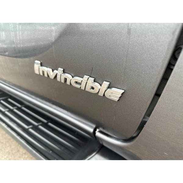 Toyota Hilux - D-4D Invincible Pickup 2.4 Manual Diesel
