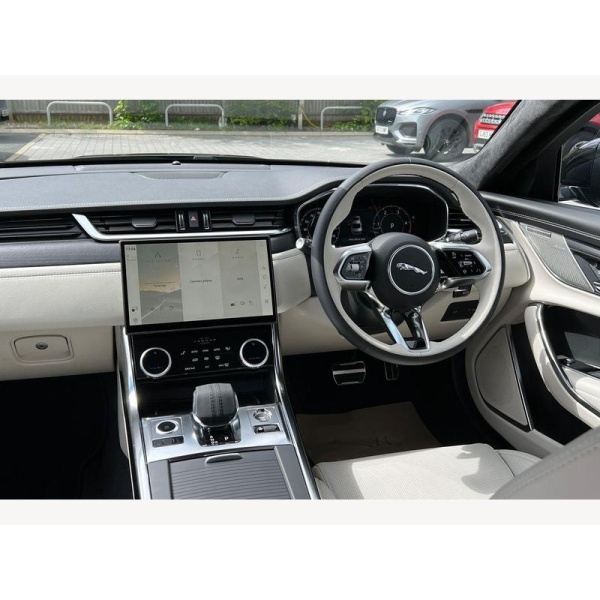 Jaguar XF - 2.0 D200 R-Dynamic HSE Black 4dr Auto