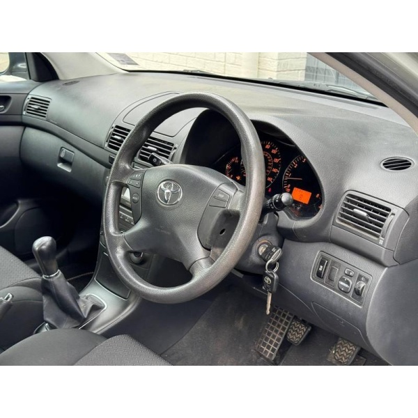 Toyota Avensis - 1.8 VVT-i T3-S Saloon 4dr Petrol Manual (171 g/km, 127 bhp)