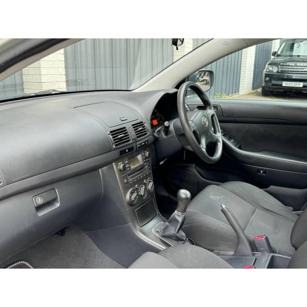 Toyota Avensis - 1.8 VVT-i T3-S Saloon 4dr Petrol Manual (171 g/km, 127 bhp)