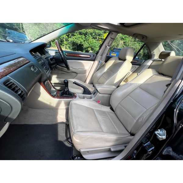 Honda Accord - 2.3i Type V 4dr