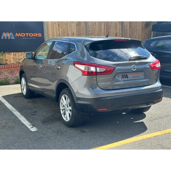 Nissan Qashqai - 1.2 DIG-T Acenta 2WD Euro 5 (s/s) 5dr