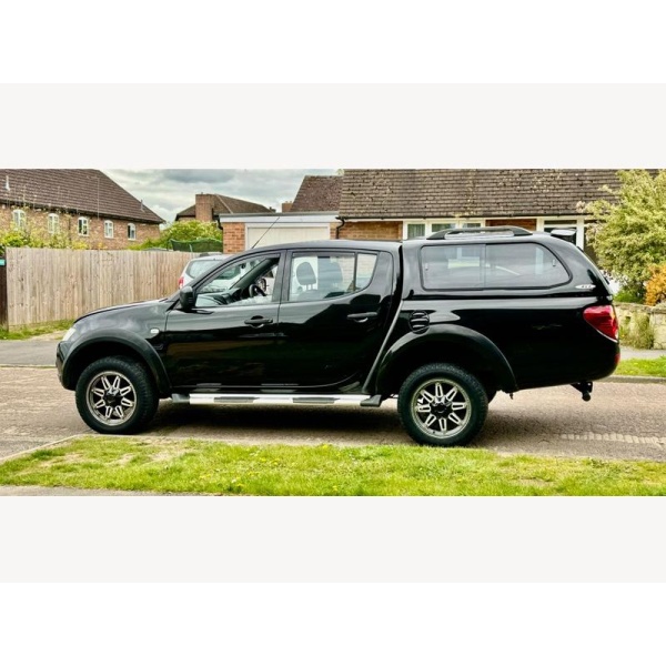 Mitsubishi L200 - 2.5 DI-D Barbarian Pickup Double Cab 4dr Diesel Manual 4WD Euro 5 (LB) (175 ps)