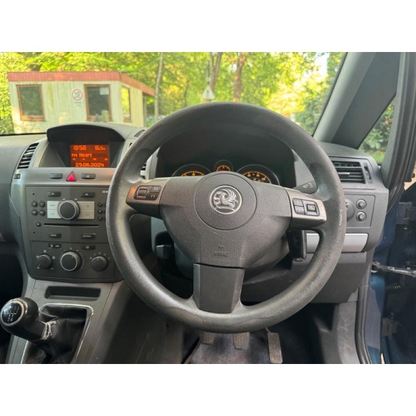 Vauxhall Zafira - 1.6 16V Club Euro 4 5dr