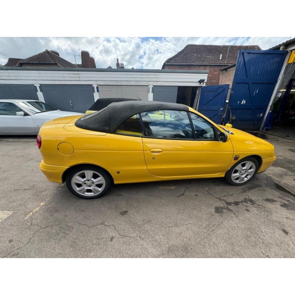 Renault Megane - 2.0 ide 16v Dynamique 2dr