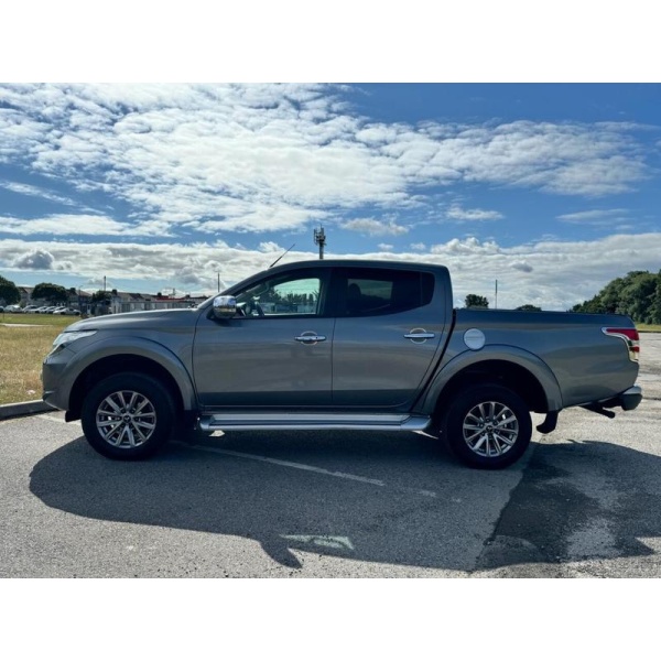 Mitsubishi L200 - 2.4 DI-D 4WD BARBARIAN DCB 178 BHP NO VAT NO VAT !!!!!!