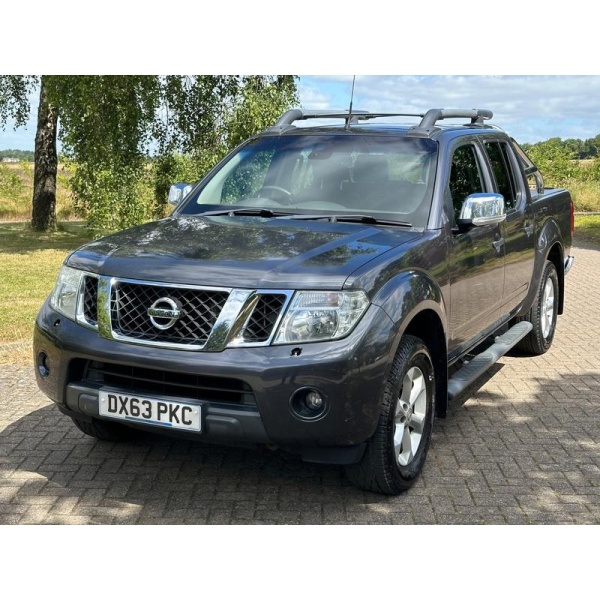 Nissan Navara - 2.5 dCi Tekna Auto 4WD Euro 5 4dr