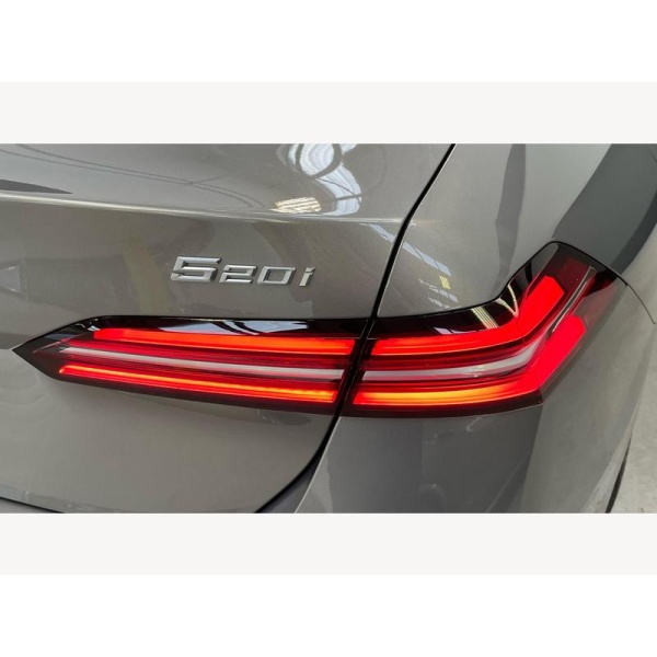 BMW 5 Series Saloon - BMW 520i M Sport 2.0 4dr