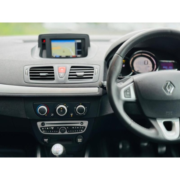 Renault Megane - 1.6 16V Dynamique TomTom Euro 5 3dr