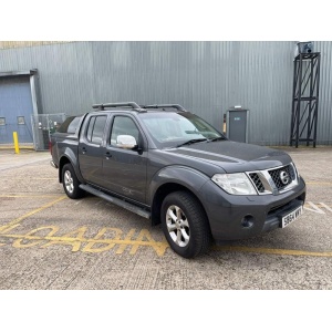Nissan Navara - 2.5 dCi Tekna Auto 4WD Euro 5 4dr