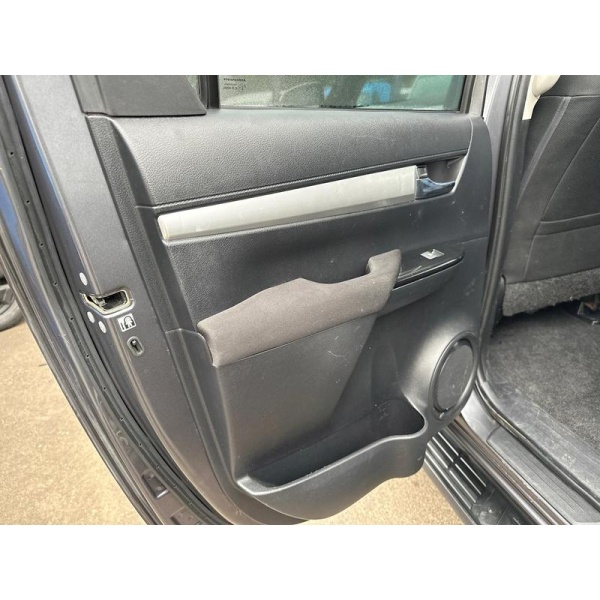Toyota Hilux - D-4D Invincible Pickup 2.4 Manual Diesel