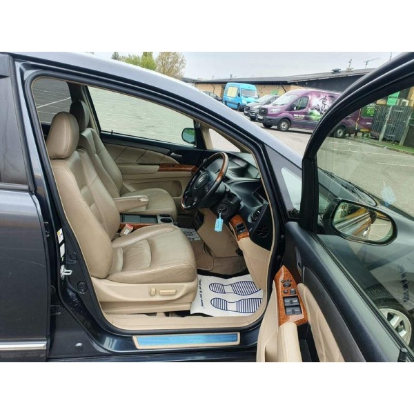 Honda Odyssey - 2.4 5dr