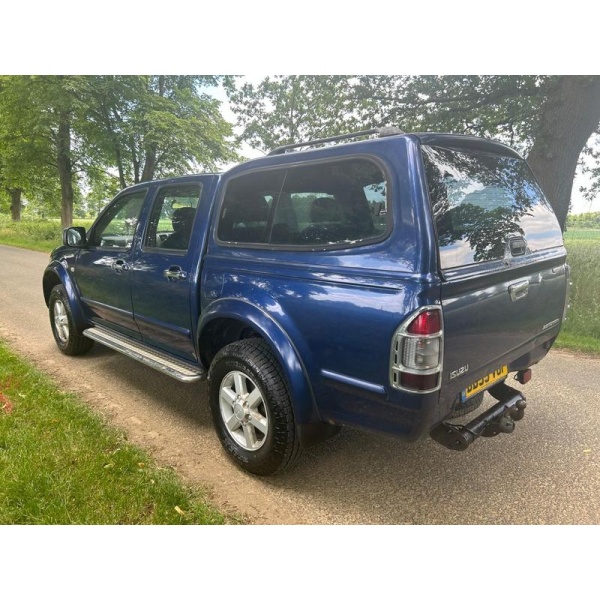 Isuzu Rodeo - 3.0 TD Denver Max LE Pickup 4dr Diesel Manual 4WD (243 g/km, 129 bhp)