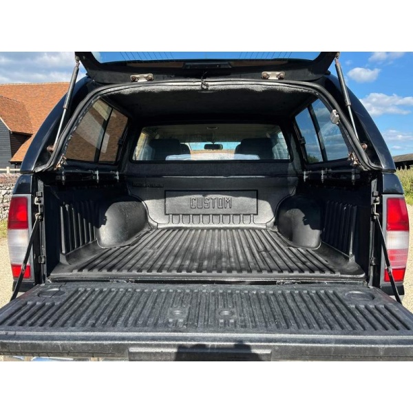 Nissan Navara - 2.5 Di Sport Pickup 4dr Diesel Manual (133 bhp)