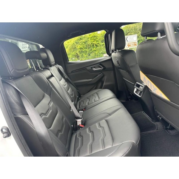 Isuzu D-max - 1.9 TD V-Cross Auto 4WD Euro 6 (s/s) 4dr