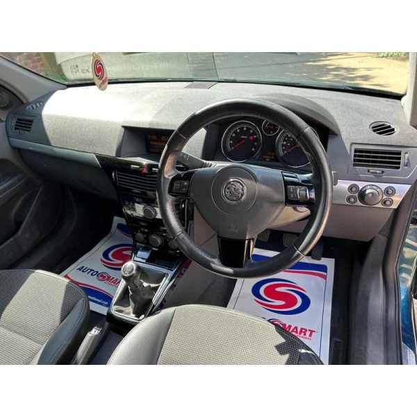 Vauxhall Astra - 1.6i 16v Design 5dr