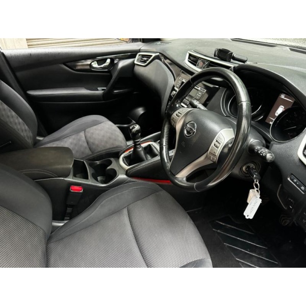 Nissan Qashqai - 1.2 DIG-T Acenta 2WD Euro 5 (s/s) 5dr