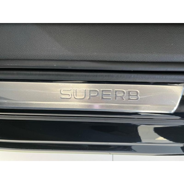SKODA Superb - 2.0 TDI 193 Laurin + Klement 4X4 5dr DSG