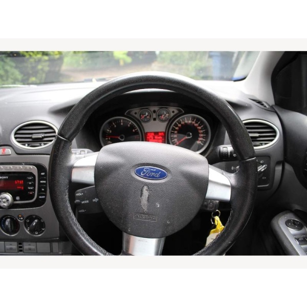 Ford Focus - 1.8 Titanium Hatchback 5dr Petrol Manual (169 g/km, 123 bhp)