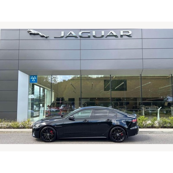 Jaguar XE - 2.0 D200 MHEV R-Dynamic SE Black Auto Euro 6 (s/s) 4dr