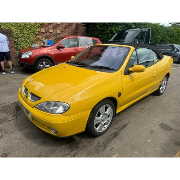Renault Megane - 2.0 ide 16v Dynamique 2dr