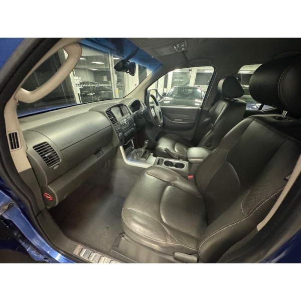 Nissan Navara - 2.5 dCi Tekna 4WD Euro 5 4dr