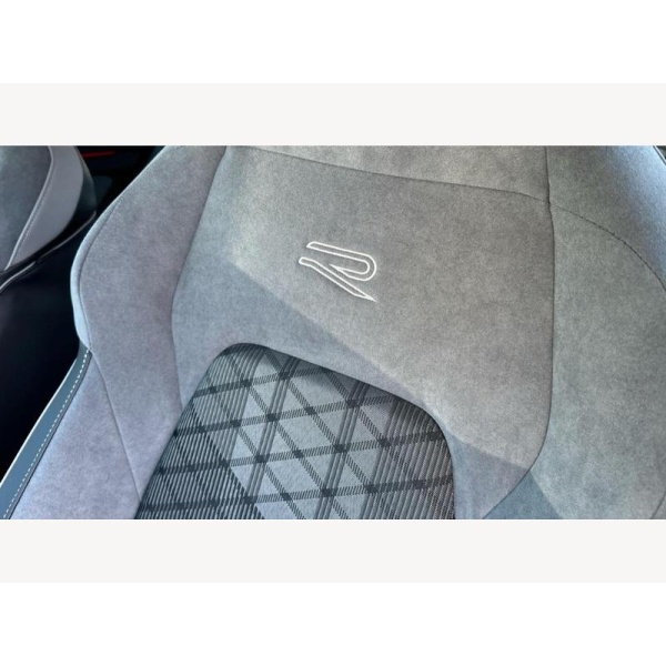 Volkswagen Golf - 1.5 eTSI MHEV R-Line DSG Euro 6 (s/s) 5dr