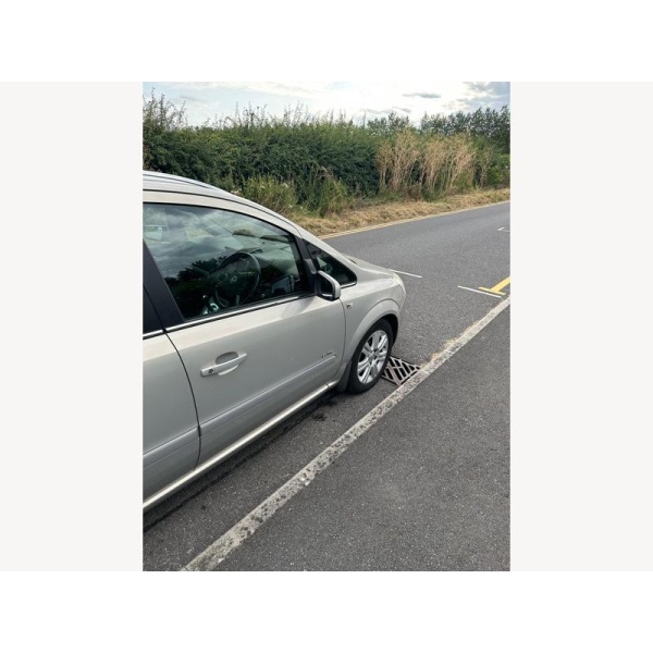 Vauxhall Zafira - 1.8 16V Elite MPV 5dr Petrol Easytronic Euro 4 (140 ps)