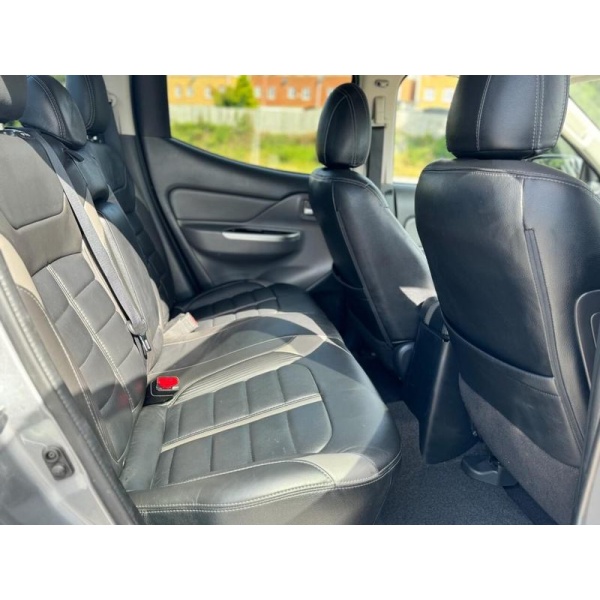 Mitsubishi L200 - 2.4 DI-D 4WD BARBARIAN DCB 178 BHP NO VAT NO VAT !!!!!!
