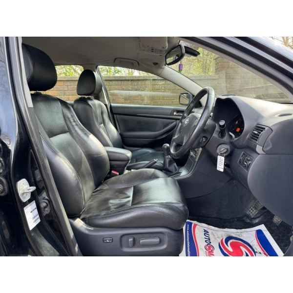 Toyota Avensis - 2.0L T SPIRIT VVT-I 4d 145 BHP