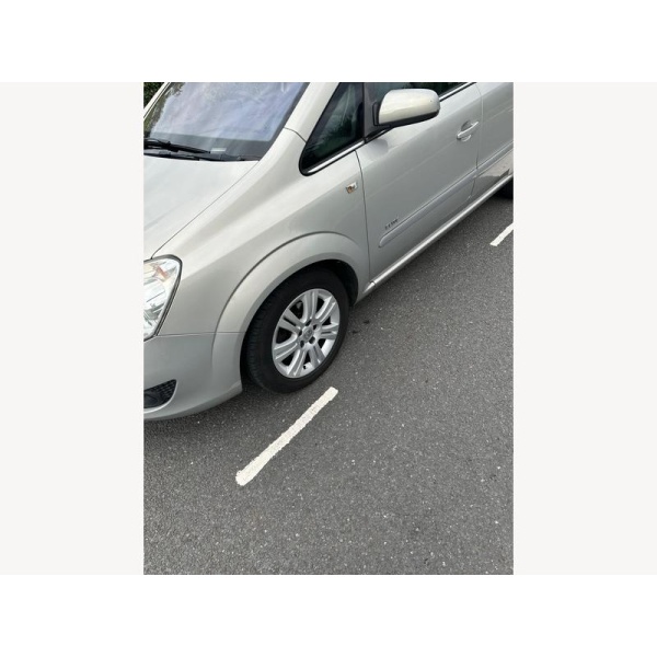 Vauxhall Zafira - 1.8 16V Elite MPV 5dr Petrol Easytronic Euro 4 (140 ps)