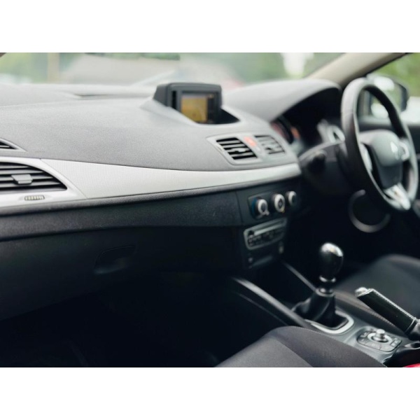 Renault Megane - 1.6 16V Dynamique TomTom Euro 5 3dr