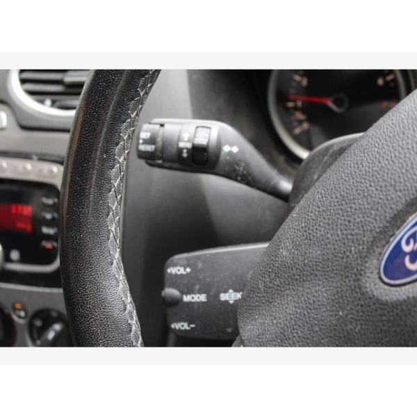 Ford Focus - 1.8 Titanium Hatchback 5dr Petrol Manual (169 g/km, 123 bhp)