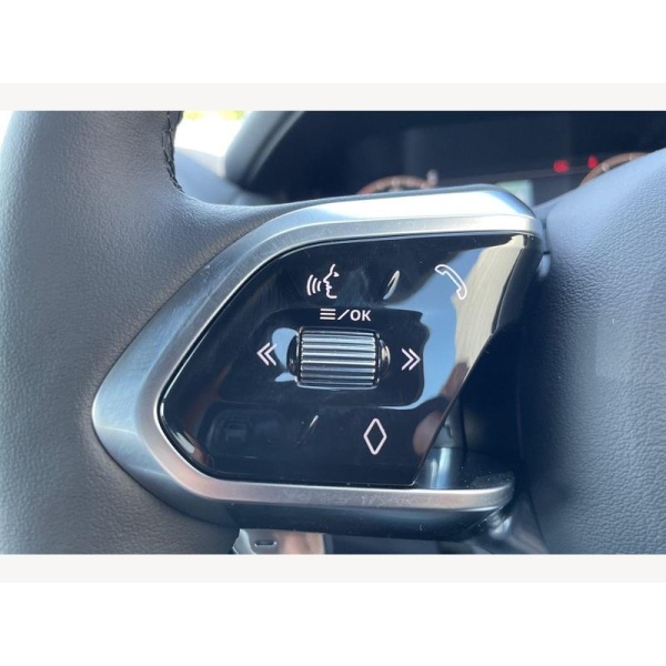 Jaguar XE - 2.0 D200 R-Dynamic SE Black 4dr Auto