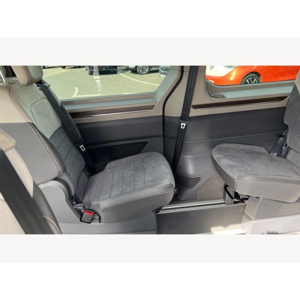 Volkswagen Multivan - 1.4 TSI 13kWh Style DSG L2 Euro 6 (s/s) 5dr