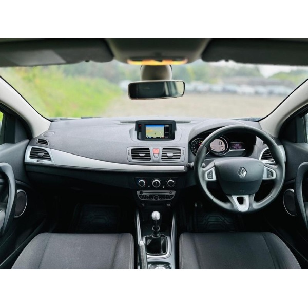 Renault Megane - 1.6 16V Dynamique TomTom Euro 5 3dr
