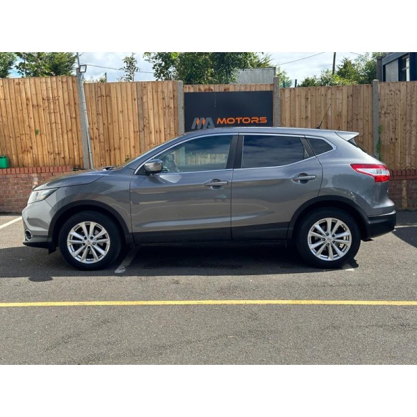 Nissan Qashqai - 1.2 DIG-T Acenta 2WD Euro 5 (s/s) 5dr